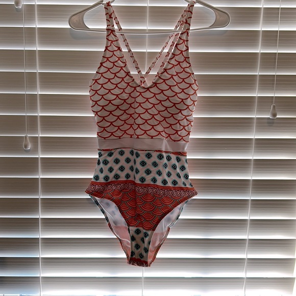 Fun orange one piece swimsuit - Picture 1 of 4